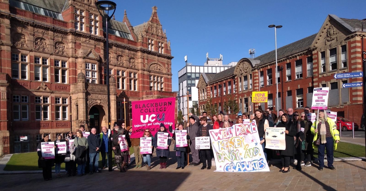 221020 Blackburn College Respect FE picket lines 1600px.jpg