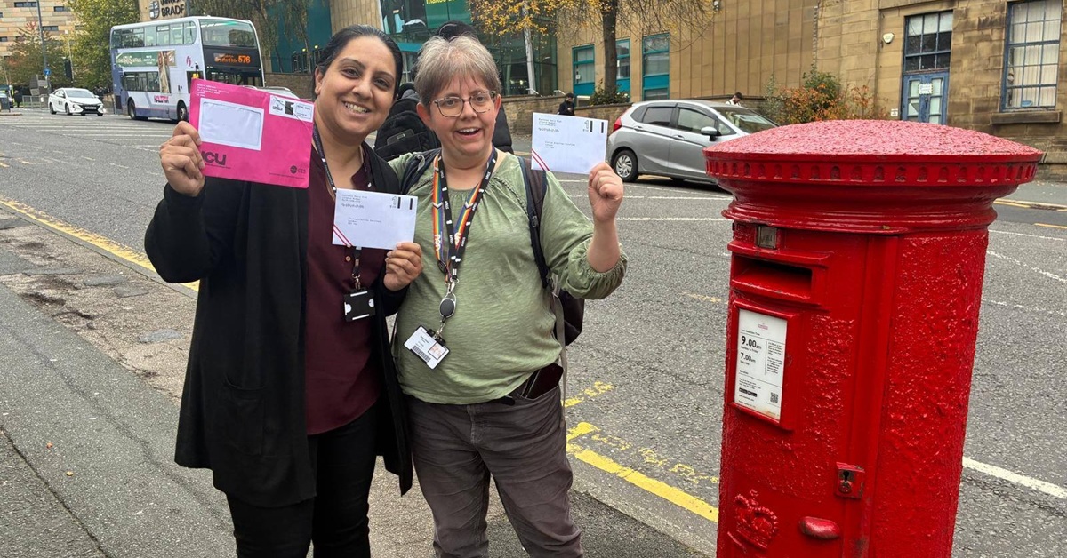 2025-Oct posting back a postal ballot 1200px