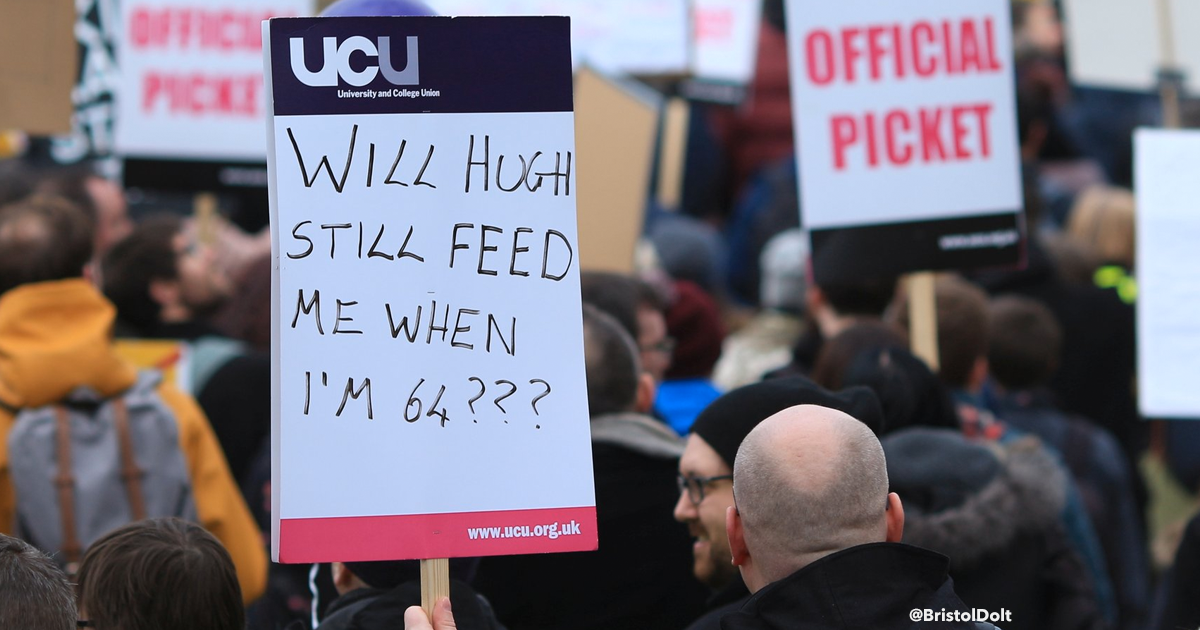 Picket banners at Bristol | @BristolDolt